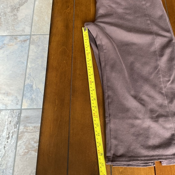 COLUMBIA Brown ‘Titanium’ Sport Capris with Split at Back Hem Size Medium - Picture 6 of 9